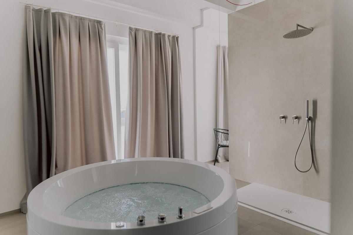 Suite Donna Edwige By Monholiday Monopoli Extérieur photo