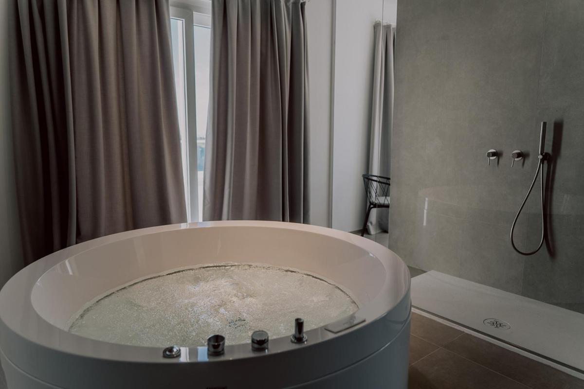 Suite Donna Edwige By Monholiday Monopoli Extérieur photo